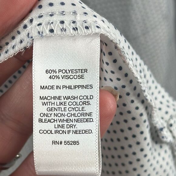 Title: 🤍 Express White Polka Dot Button-Down Shirt XS - Picture 4 of 6